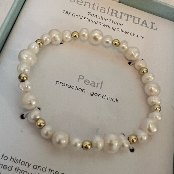 Essential Ritual Pearl Bracelet - Picture 3 of 3